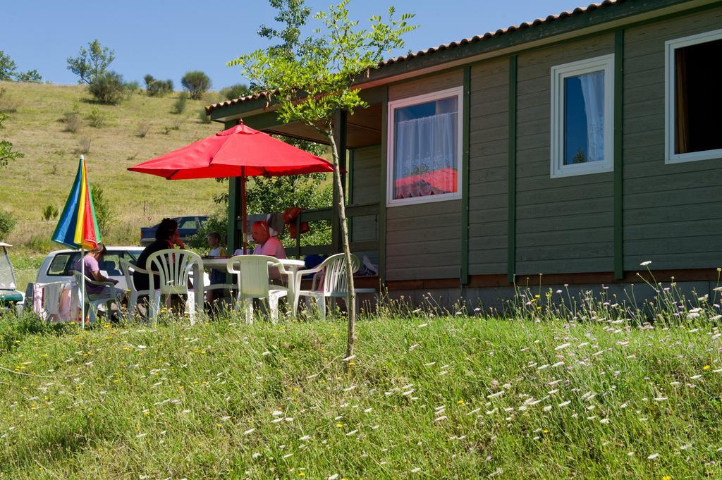Le Bourdieu Hotell Durfort  Rom bilde